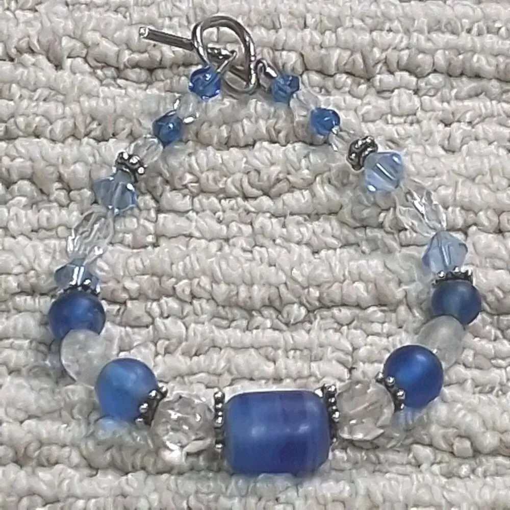 Blue Clear Beaded Bracelet Silver Tone Heart Toggle Clasp Beaded Strand Jewelry
